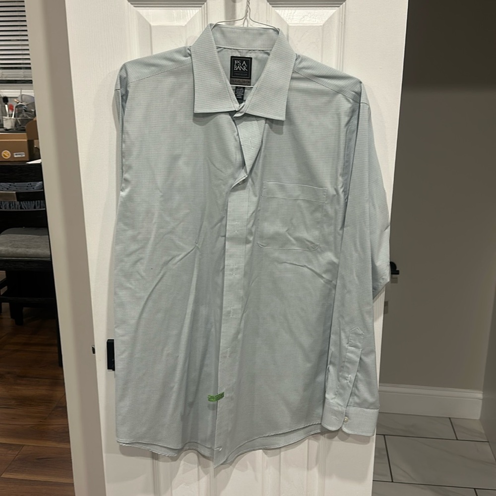 Jos A Bank Men’s Dress Shirt 17 1/2-36